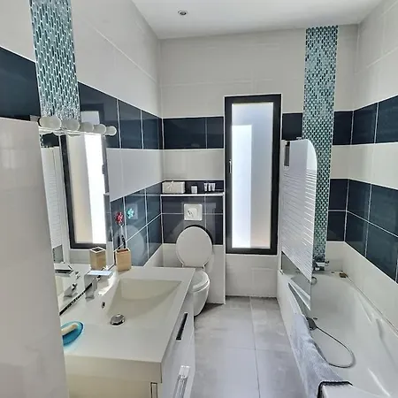 Superbe Duplex - Piscine - 6 Adultes 4 Enfants *