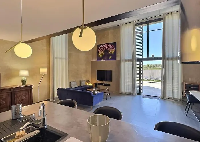 Superbe Duplex - Piscine - 6 Adultes 4 Enfants Saint-Pons-de-Mauchiens