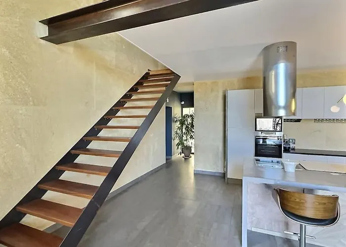 Superbe Duplex - Piscine - 6 Adultes 4 Enfants *